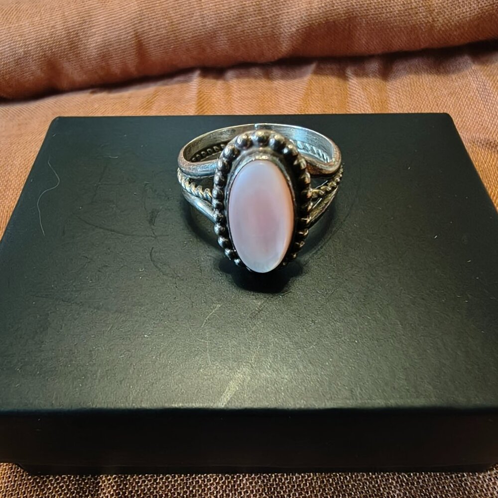 Sterling Silver 925 Pink Mother of Pearl Native Ring